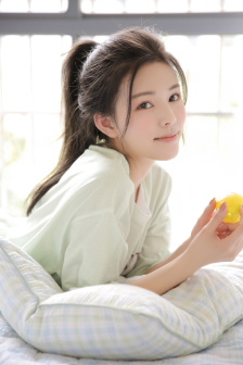 一女多男3根一起进去描述